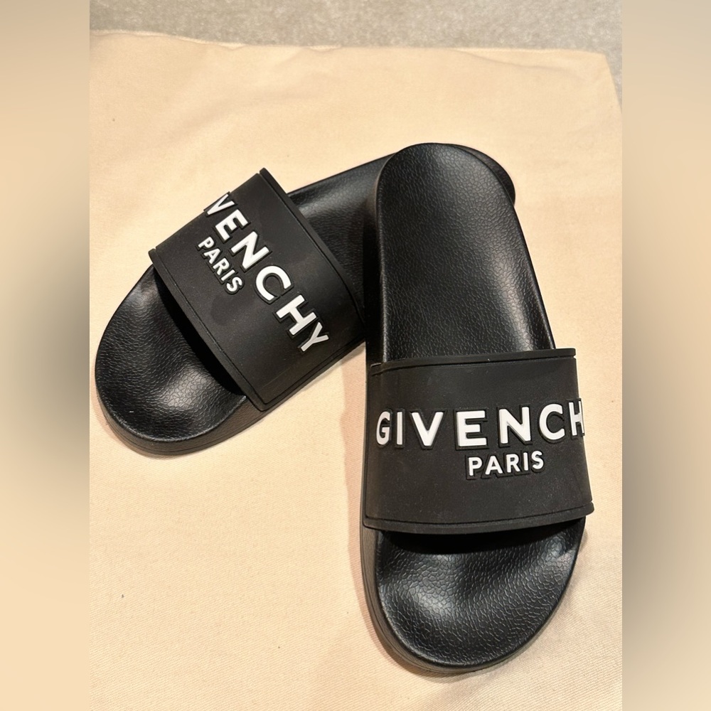 Givenchy Slides - 7.5 Size